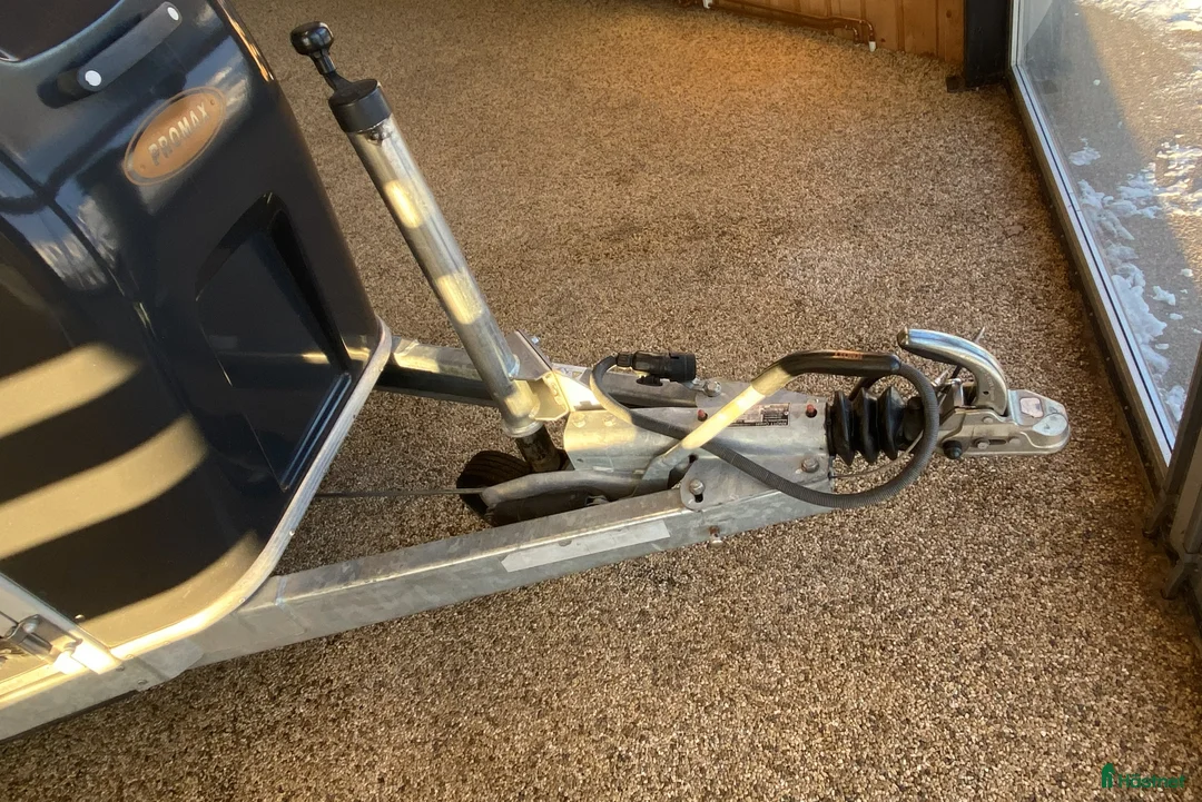 Hästtransporter  fordon & transport till salu: Stor Fautras med AidSystem i Kvicksund - Annons 16