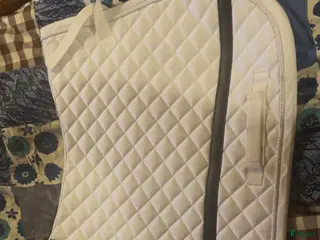 Schabrak & Vojlockar hästutrustning till salu: Helt nytt es schabrak! i Ås - Annons 1