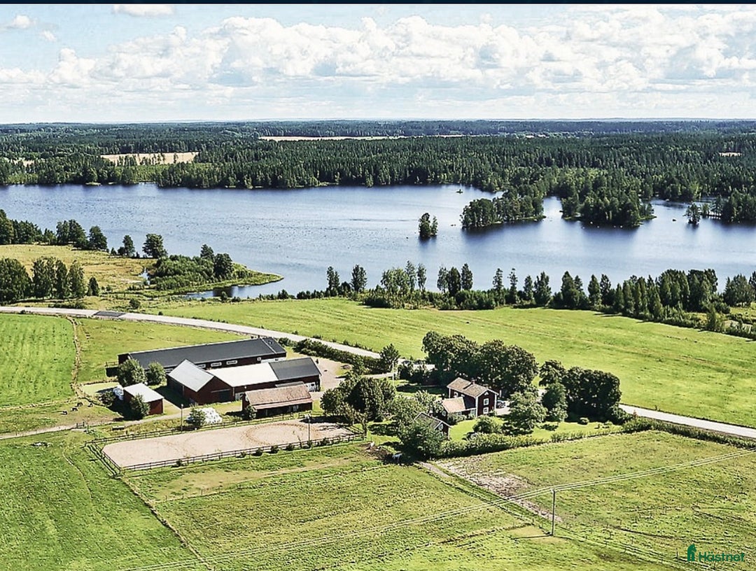  stallplats finnes: Naturnära plats med ridhus!  i Åtorp - Annons 1