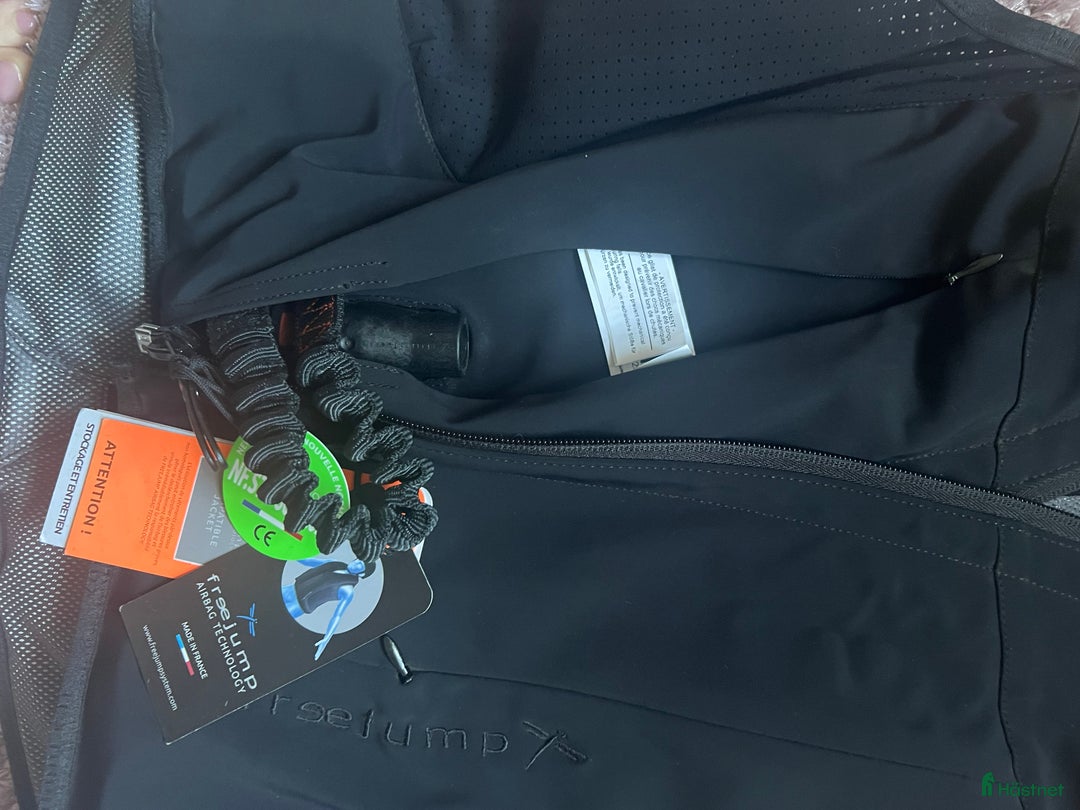 Säkerhetsvästar ryttarutrustning till salu: Freejump air väst  i Ystad - Annons 6