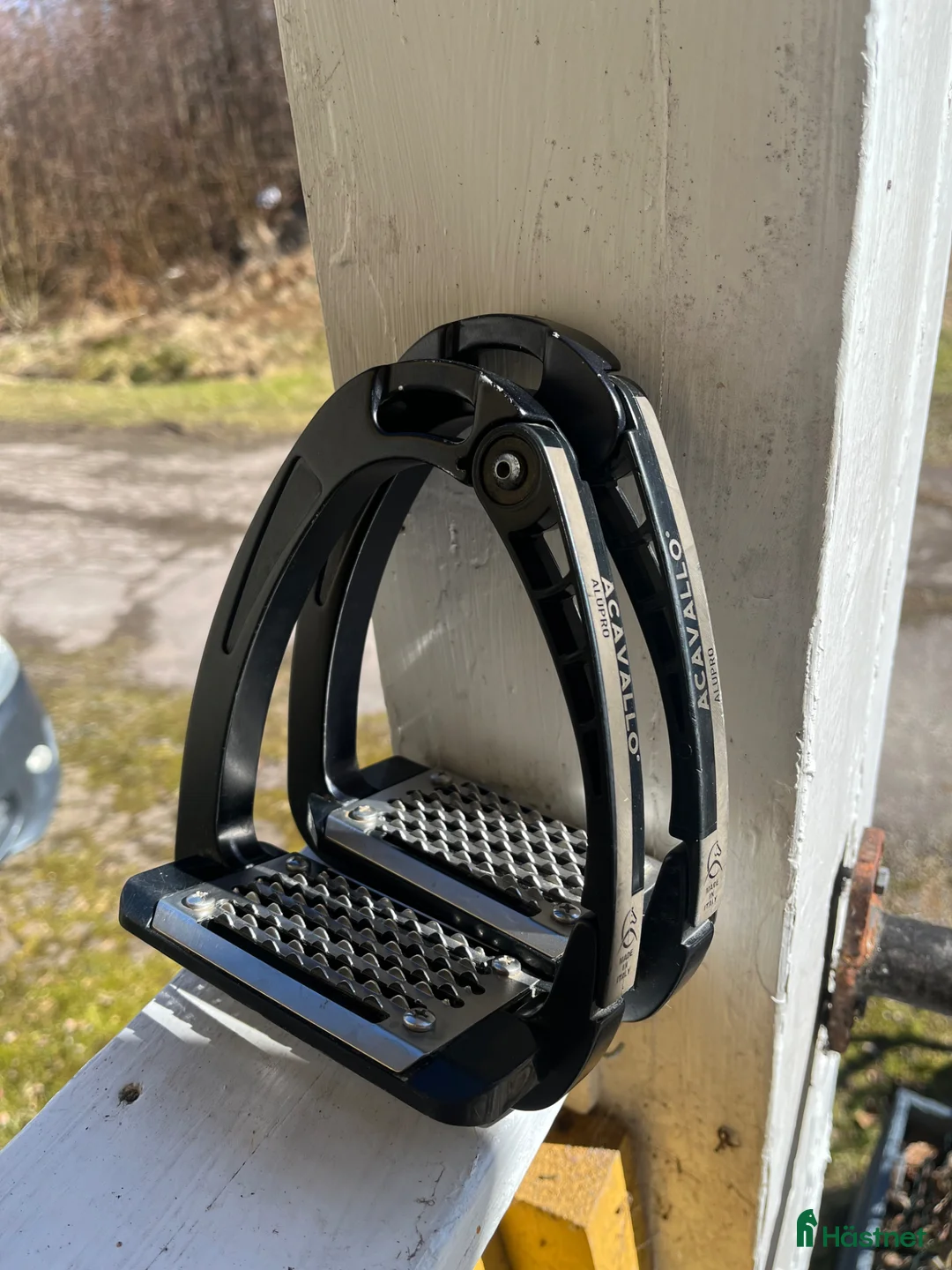 Stigbyglar hästutrustning till salu: Acavallo Alupro säkerhetsstigbyglar - Annons 1