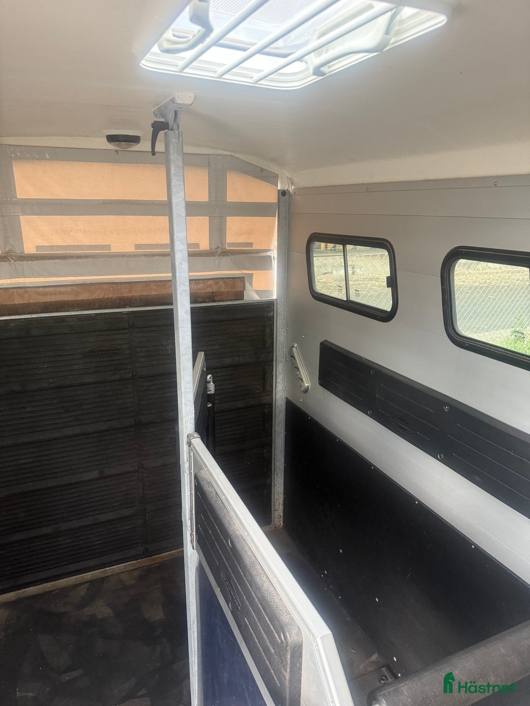 Hästtransporter  fordon & transport till salu: Rymligt fint Böckmann släp  i Norrköping - Annons 6