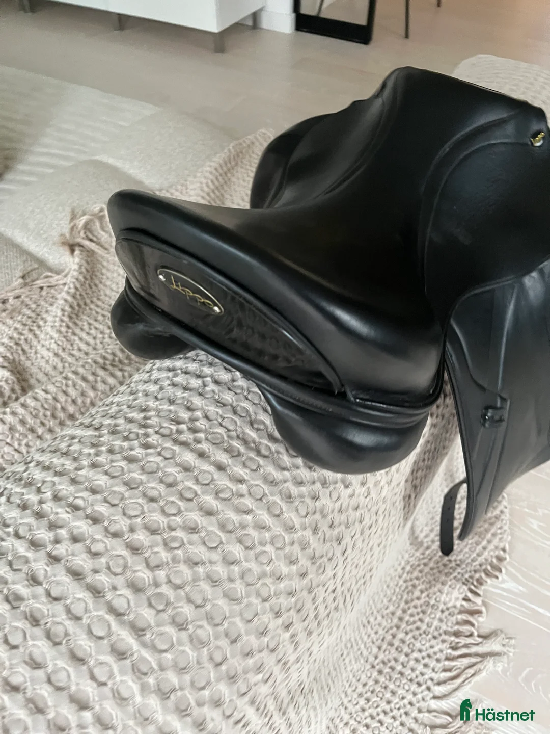 Sadlar hästutrustning till salu: Lippo Supreme Azzario 16,5 i Huddinge - Annons 4