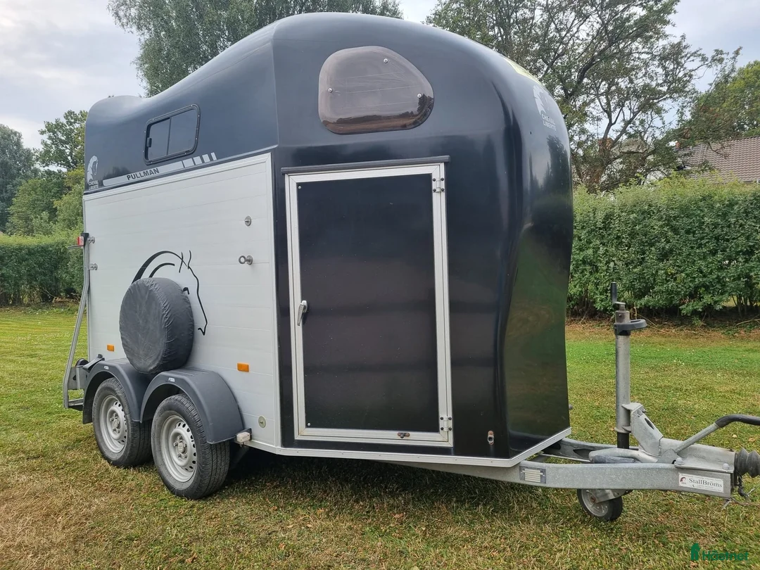 Hästtransporter  fordon & transport till salu: Cheval liberté hästtransport - Annons 2