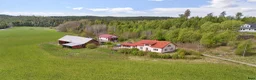  hästgårdar till salu: Vacker gård med renoverat hus och hästmöjligheter! - Annons 2