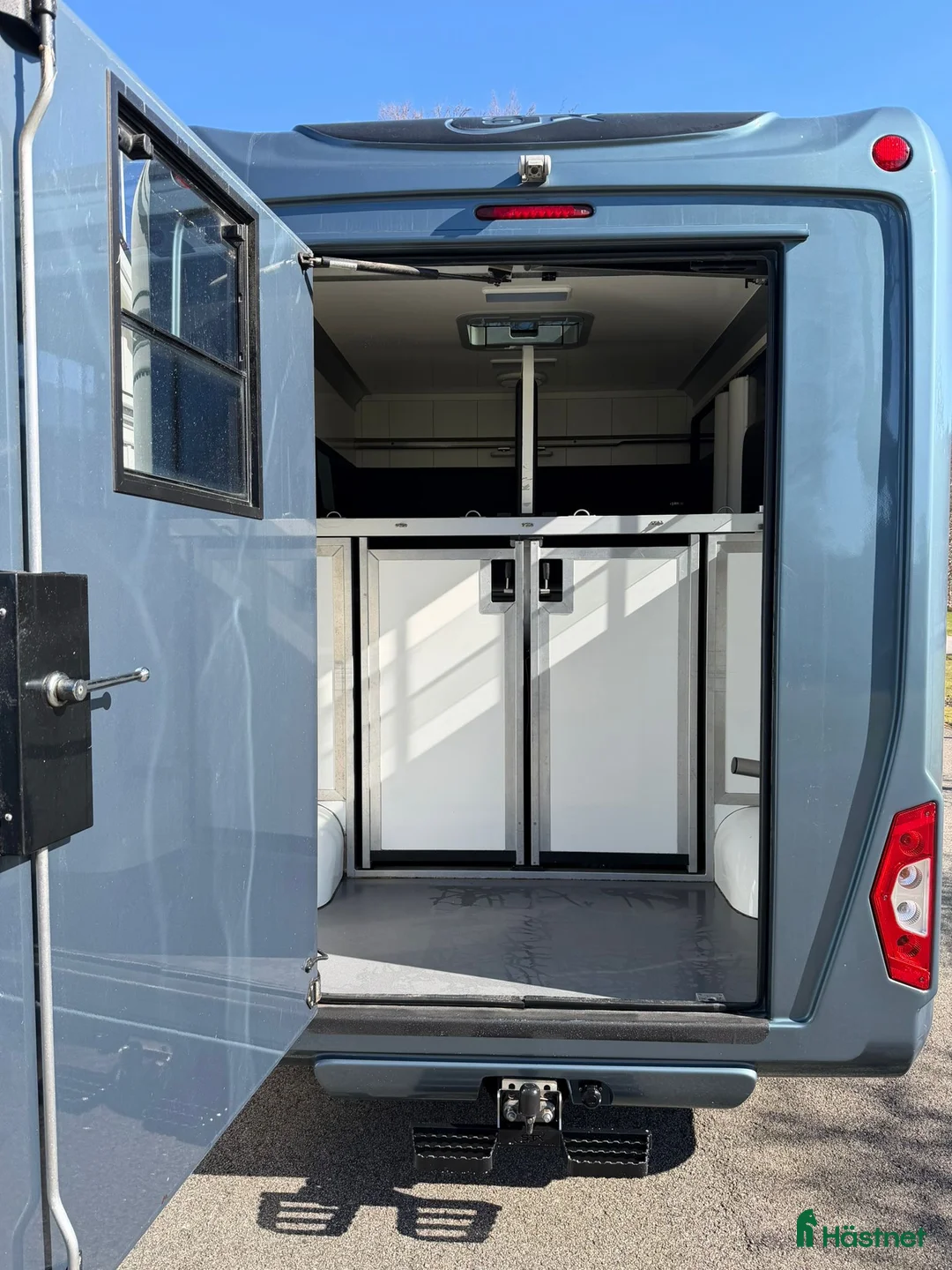 Hästlastbilar  fordon & transport till salu: STX 5-sits / 2020 / låga mil / V-galler  i Mariefred - Annons 7