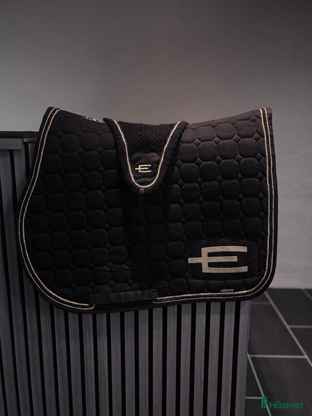 Schabrak & Vojlockar hästutrustning till salu: Equline schabrak i Alingsås - Annons 1