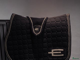 Schabrak & Vojlockar hästutrustning till salu: Equline schabrak i Alingsås - Annons 11