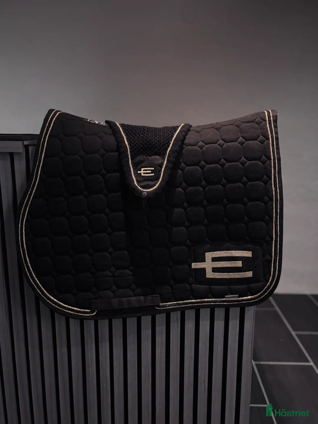 Schabrak & Vojlockar hästutrustning till salu: Equline schabrak i Alingsås - Annons 1