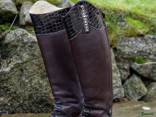 Ridstövlar ryttarutrustning till salu: Ridstövlar Derby i Kullavik - Annons 1