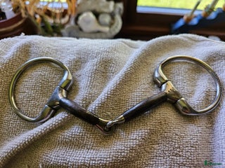 Bett hästutrustning till salu: Bomber eggbett lockup 11 i Söråker - Annons 4