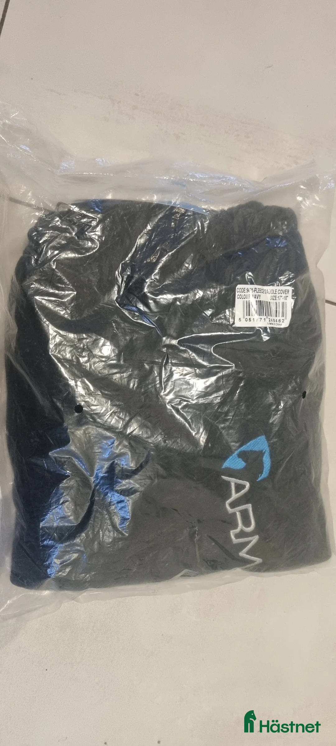 Sadeltillbehör hästutrustning till salu: Sadelöverdrag i fleece, oanvänt  - Annons 2