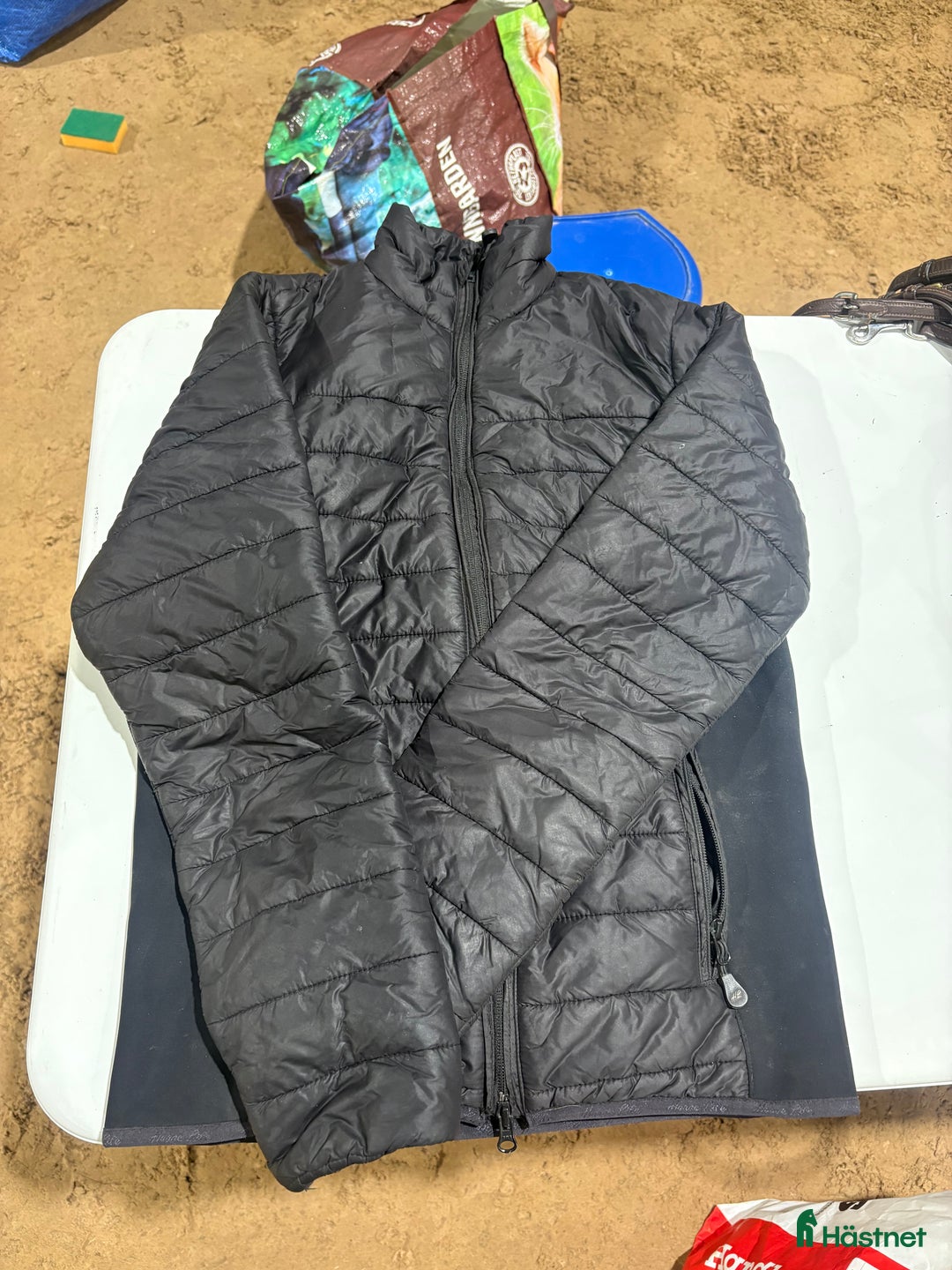 Jackor & Kavajer ryttarutrustning till salu: Horse life jacka i Lidköping - Annons 1