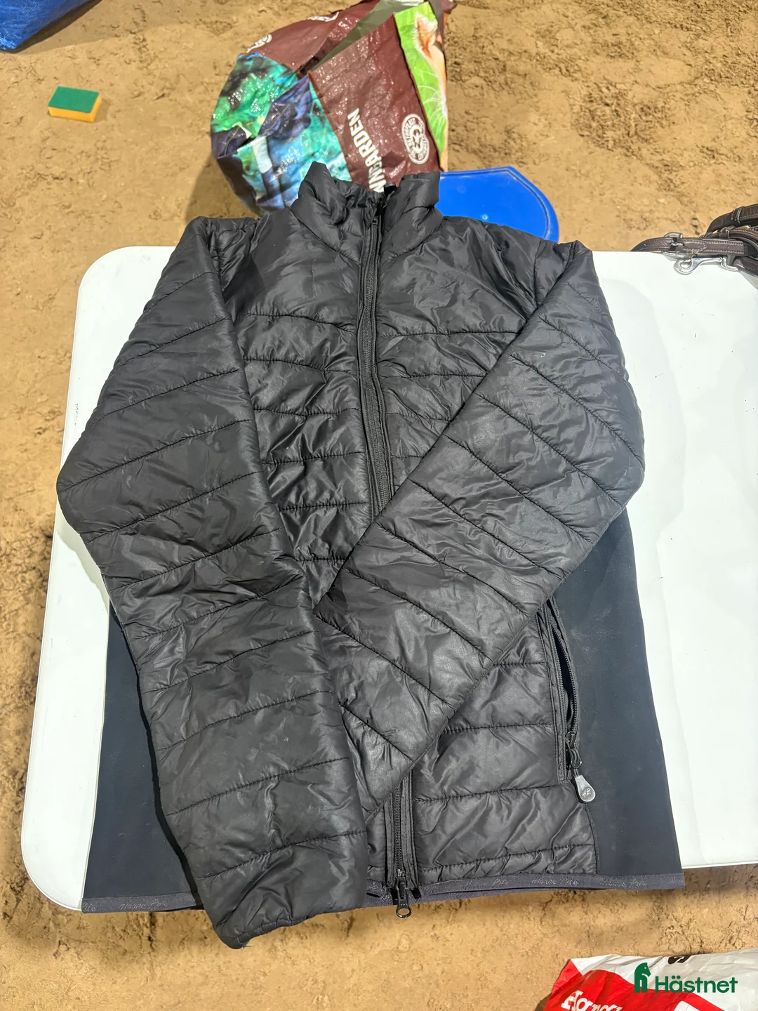 Jackor & Kavajer ryttarutrustning till salu: Horse life jacka i Lidköping - Annons 1