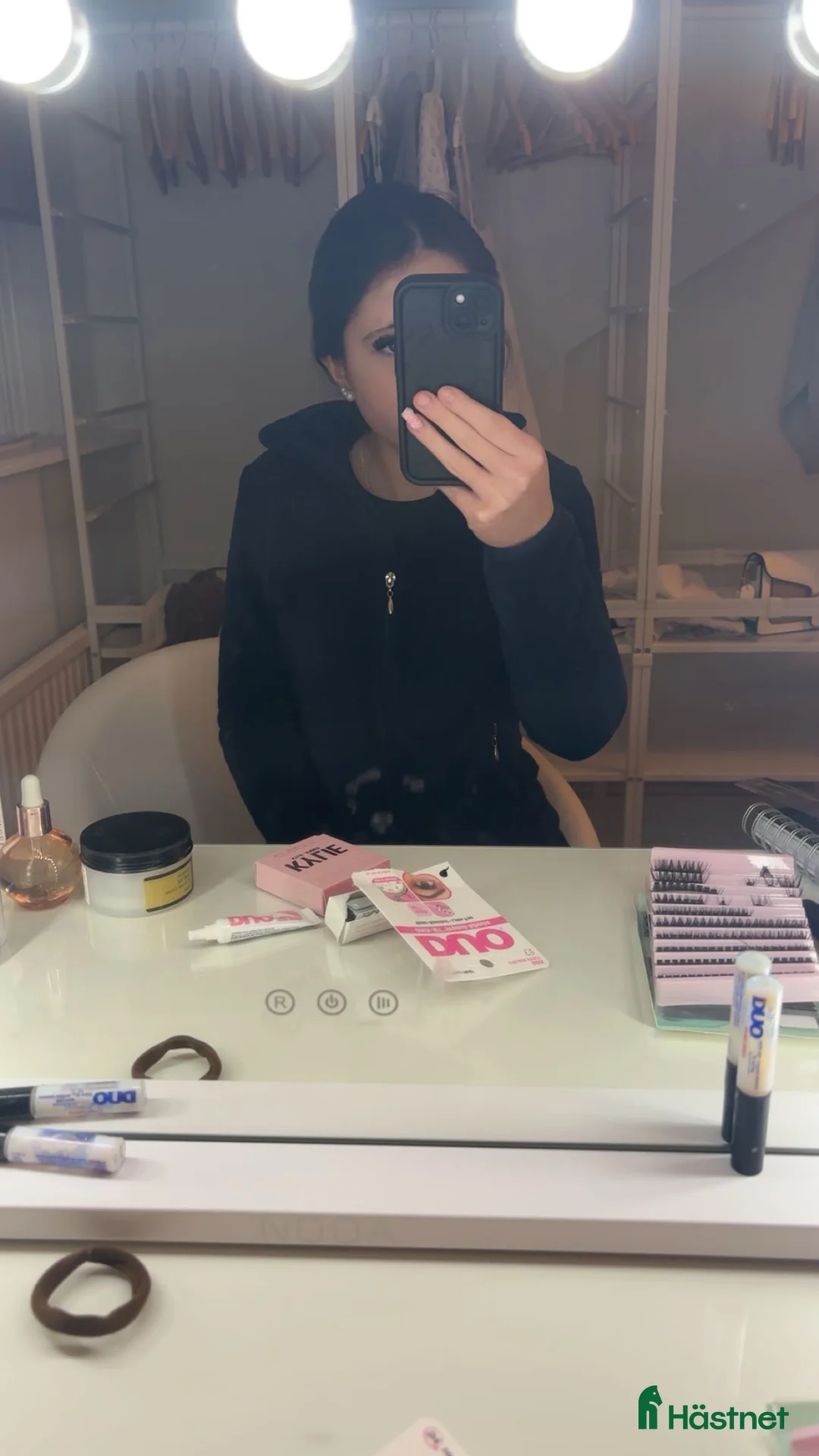 Jackor & Kavajer ryttarutrustning till salu: mysig varm tröja i Malmö - Annons 1