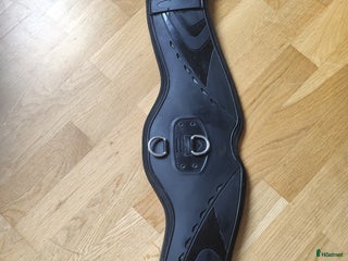 Sadeltillbehör hästutrustning till salu: Sadelgjord, anatomisk i Järfälla - Annons 1