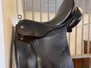 Sadlar hästutrustning till salu: Skön Dressyrsadel i Nykvarn - Annons 23