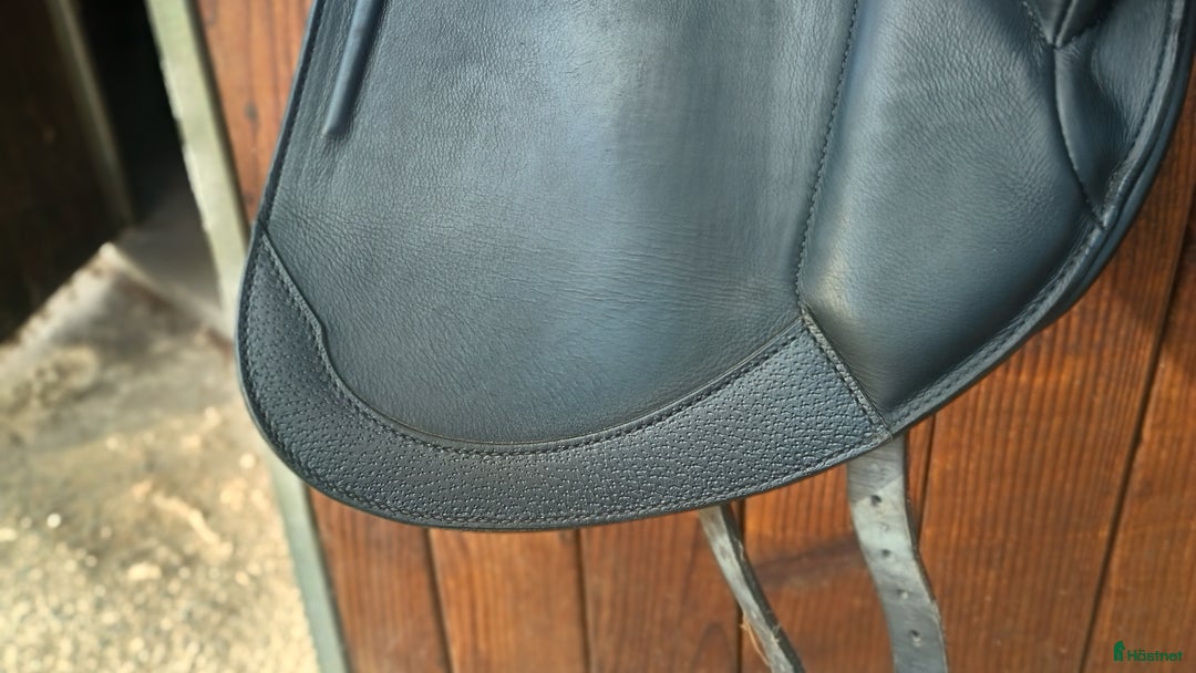 Sadlar hästutrustning till salu: Prestige Monza almost new i Stockholm - Annons 7