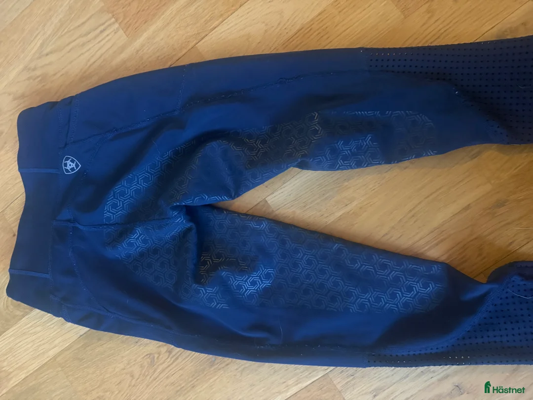 Ridbyxor ryttarutrustning till salu: Ariat storlek 140 i Degerfors - Annons 2