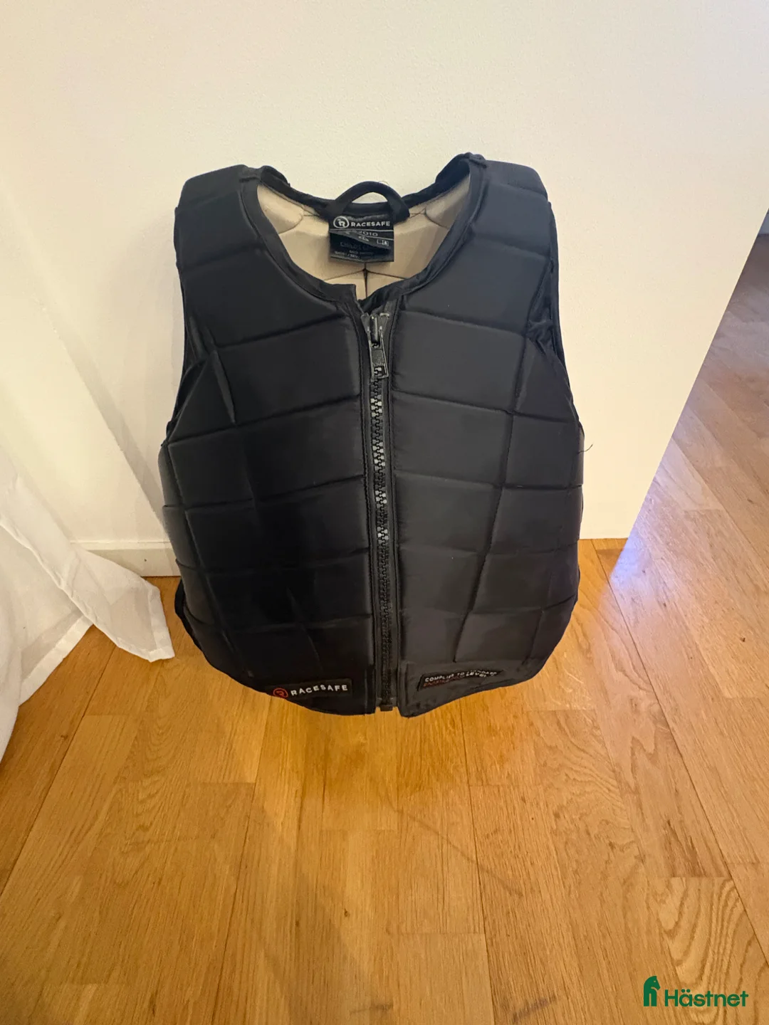 Säkerhetsvästar ryttarutrustning till salu: RaceSafe säkerhet Svart - Annons 1