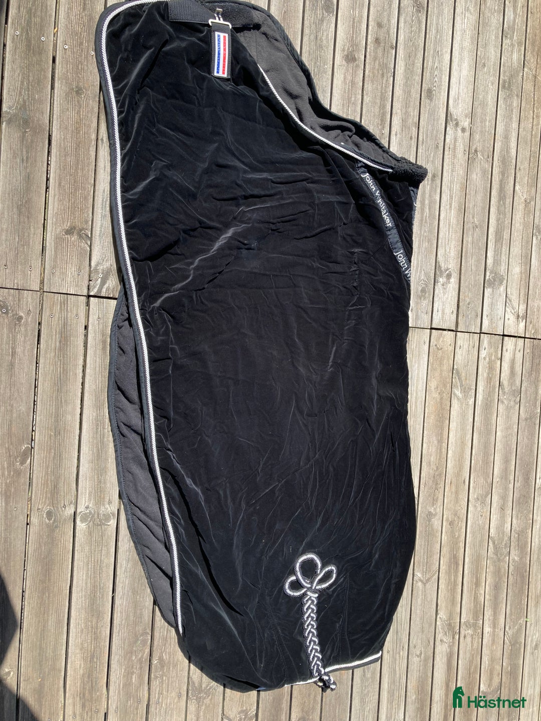 Täcken hästutrustning till salu: John Whitaker  i Tygelsjö - Annons 1