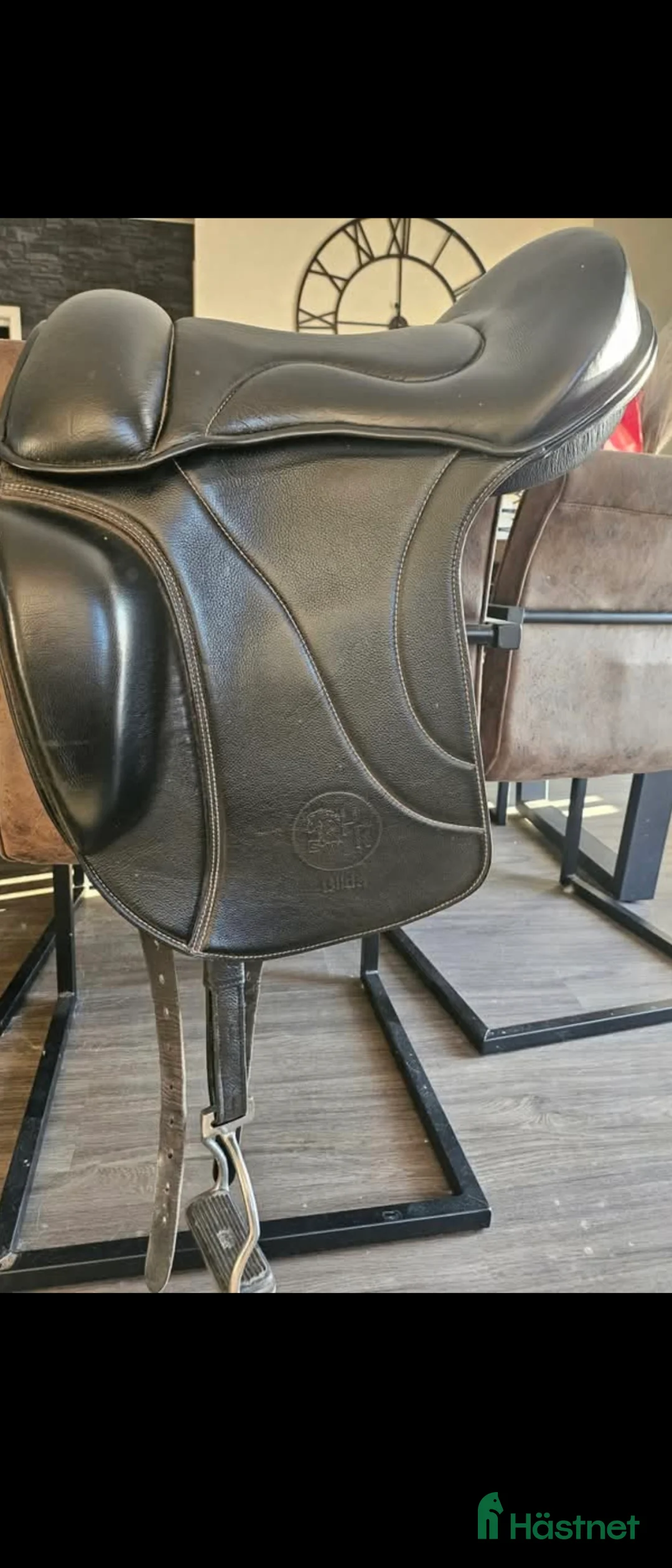 Sadlar hästutrustning till salu: HR Blida bomlös 17.5 tum - Annons 1