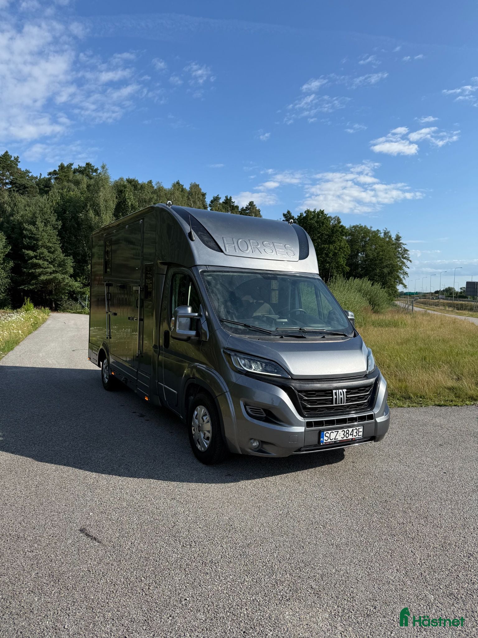 Hästtransporter  fordon & transport till salu: För transport av hästar Nybyggnation för hingstar - Annons 1