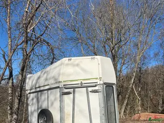 Hästtransporter fordon & transport till salu: Kyllingekärran 1500 Htb-19 - Annons 1