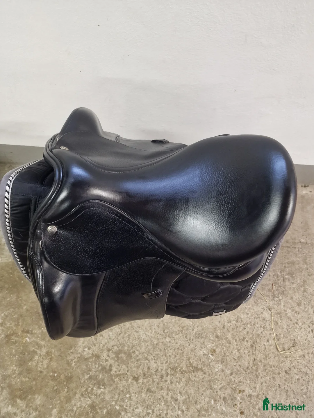 Sadlar hästutrustning till salu: Begagnade Kemnevallsadlar hos ÅF i Höllviken - Annons 3