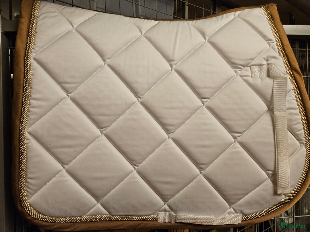 Schabrak & Vojlockar hästutrustning till salu: Flera schabrak säljes, olika märken i Lerum - Annons 2