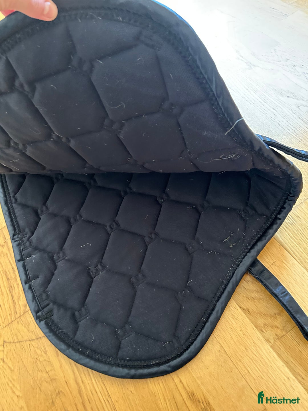 Sadeltillbehör hästutrustning till salu: Eskadron hoppschabrak, full i Värmdö - Annons 2