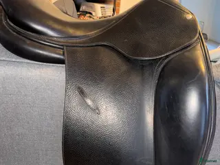 Sadlar hästutrustning Dressyrsadel Butet - Annons 1