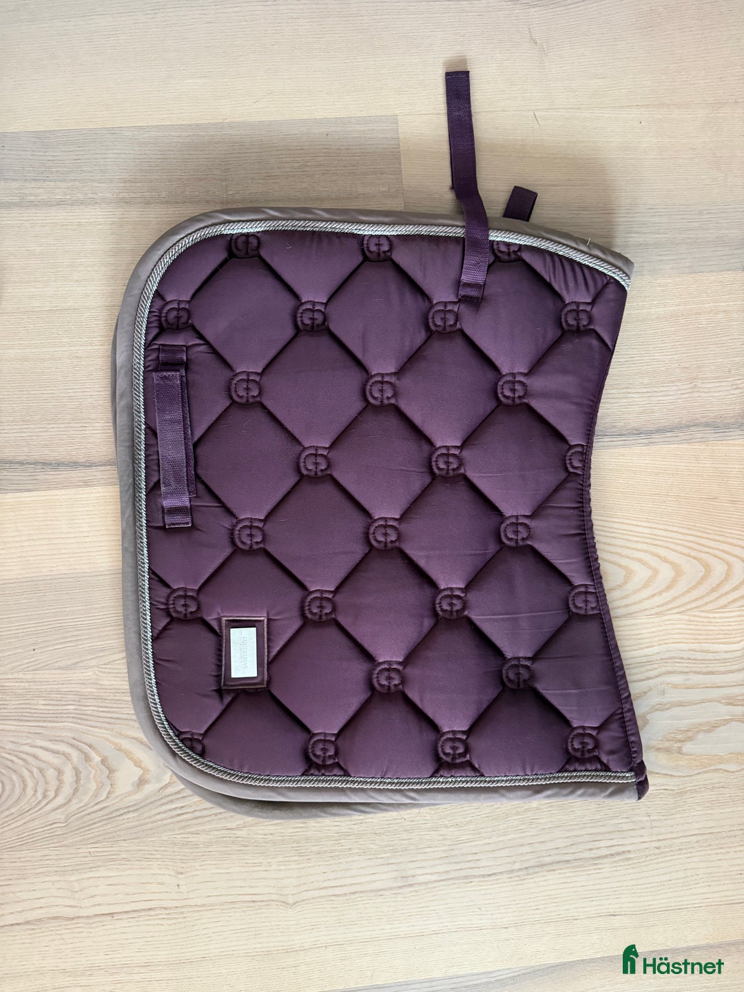 Schabrak & Vojlockar hästutrustning till salu: Flera Equestrian Stockholm dressyrschabrak/sett i Sävedalen - Annons 2