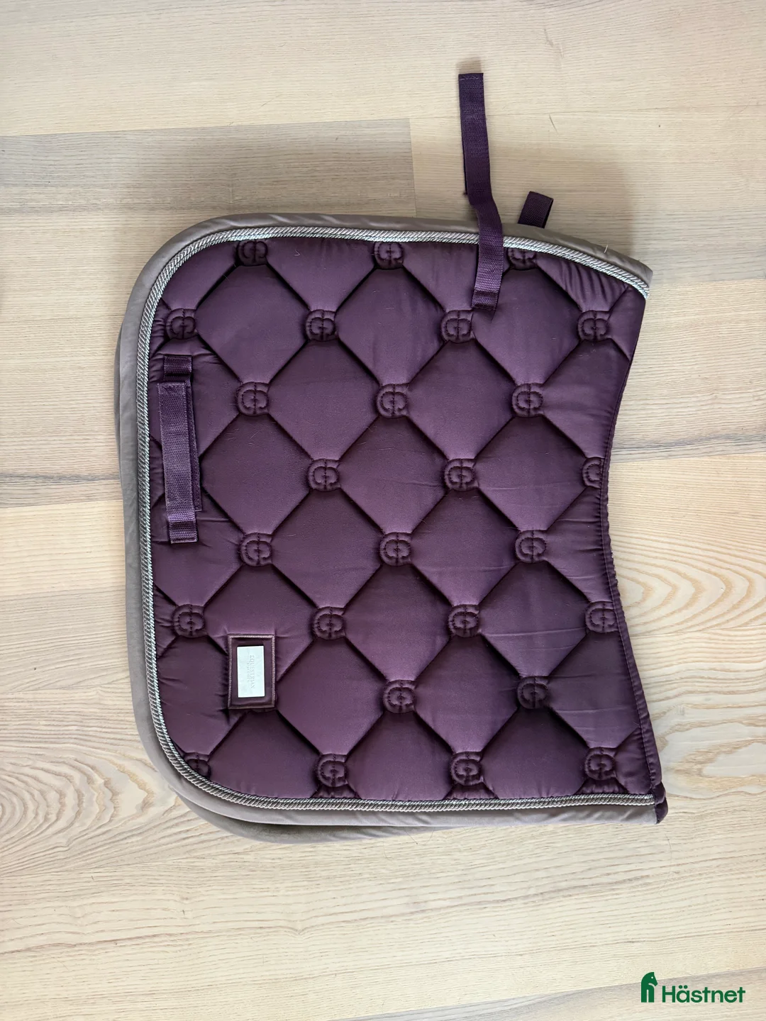 Schabrak & Vojlockar hästutrustning till salu: Flera Equestrian Stockholm dressyrschabrak/sett i Sävedalen - Annons 2