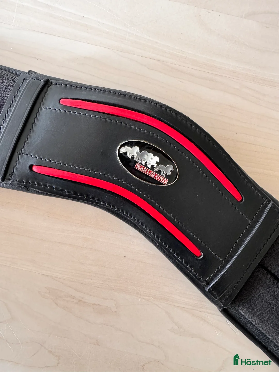 Sadeltillbehör hästutrustning till salu: Karlslund anatomisk lädergjord 55cm i Tjureda - Annons 2