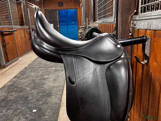 Sadlar hästutrustning Equipe Emporio 17 tum - Annons 4