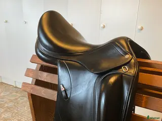 Sadlar hästutrustning till salu: Equipe Olympia Mono dressyrsadel i Tranås - Annons 2