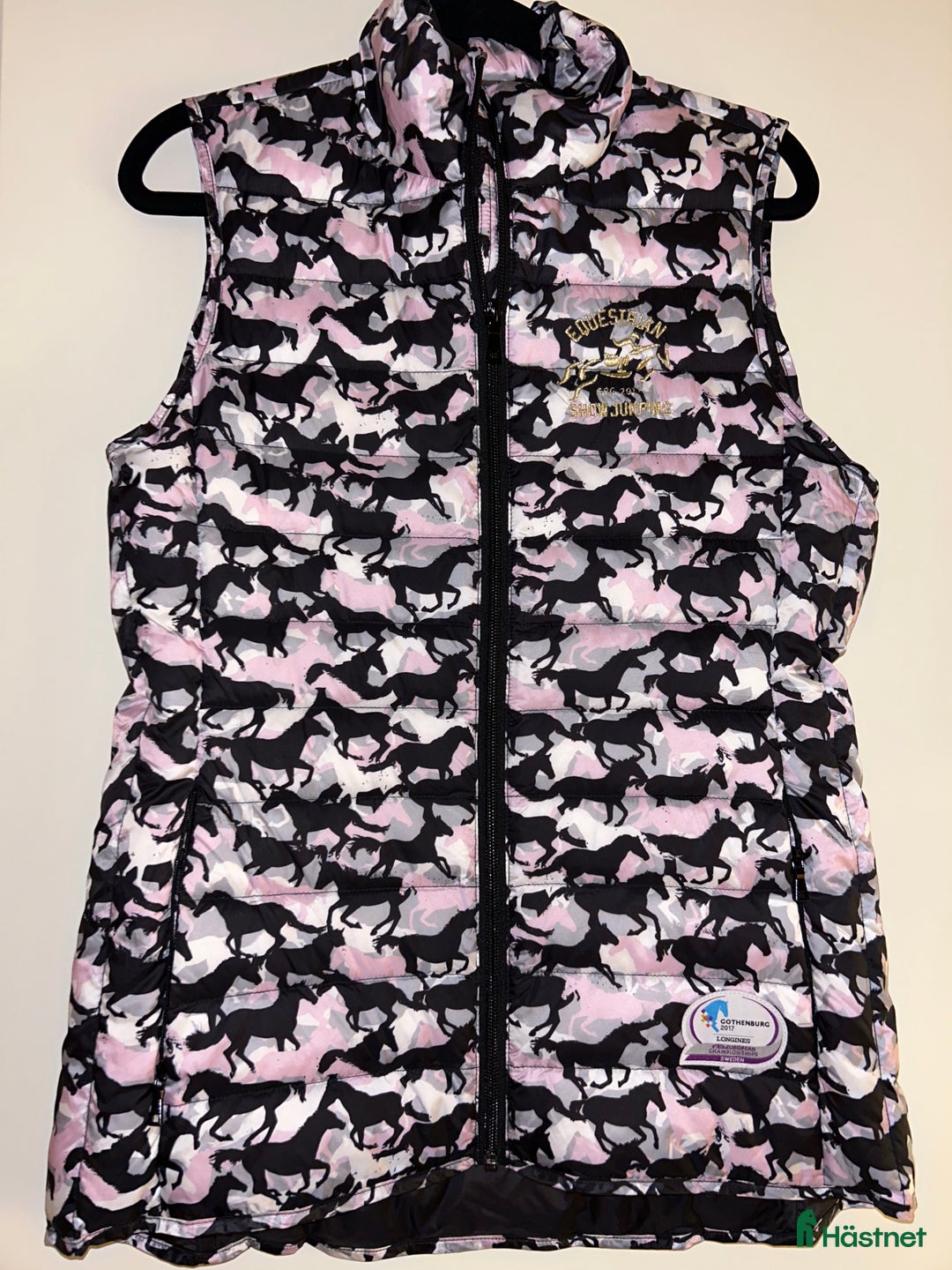 Övrigt Ridkläder ryttarutrustning till salu: H&M väst, tröjor & T-shirt, S-XL ( 36-40 )  i Värmdö - Annons 11