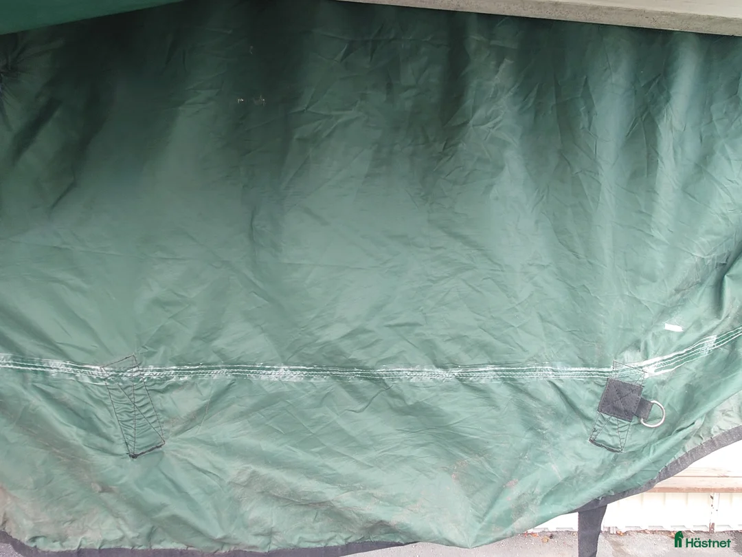 Täcken hästutrustning till salu: Fräscht grönt hästtäcke  i Kista - Annons 6