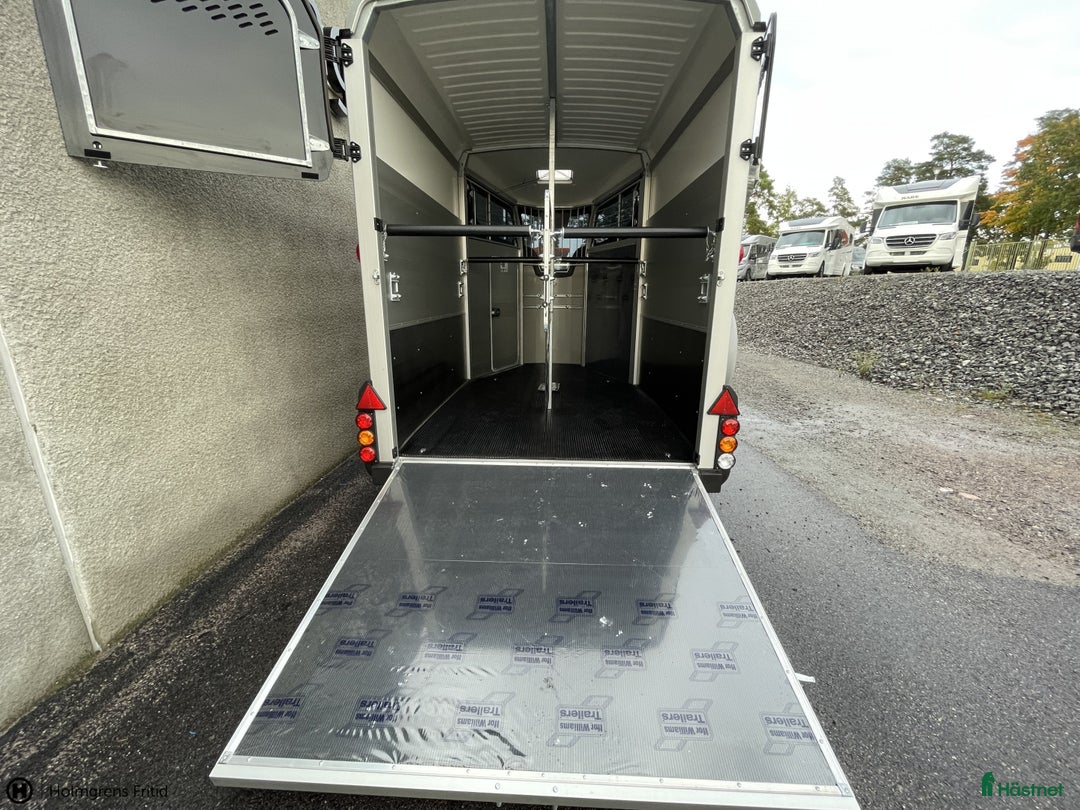 Hästtransporter  fordon & transport till salu: Släp för 2 stora hästar i Västervik - Annons 4