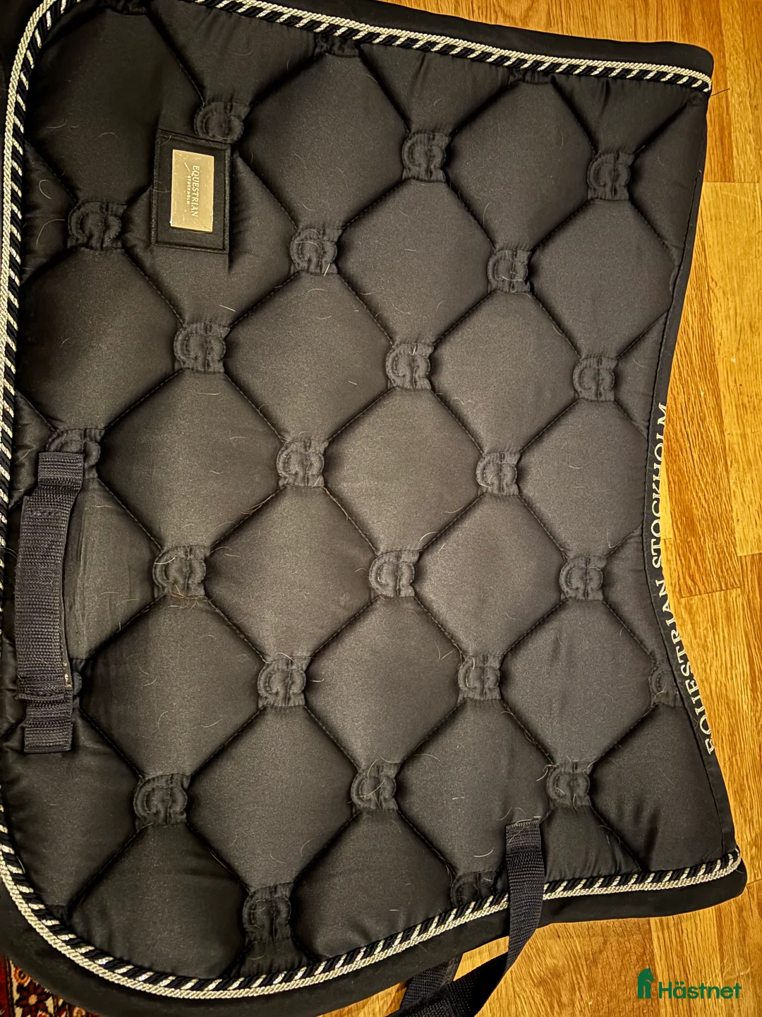 Schabrak & Vojlockar hästutrustning till salu: Equestrian Stockholm schabrak i Trångsund - Annons 1