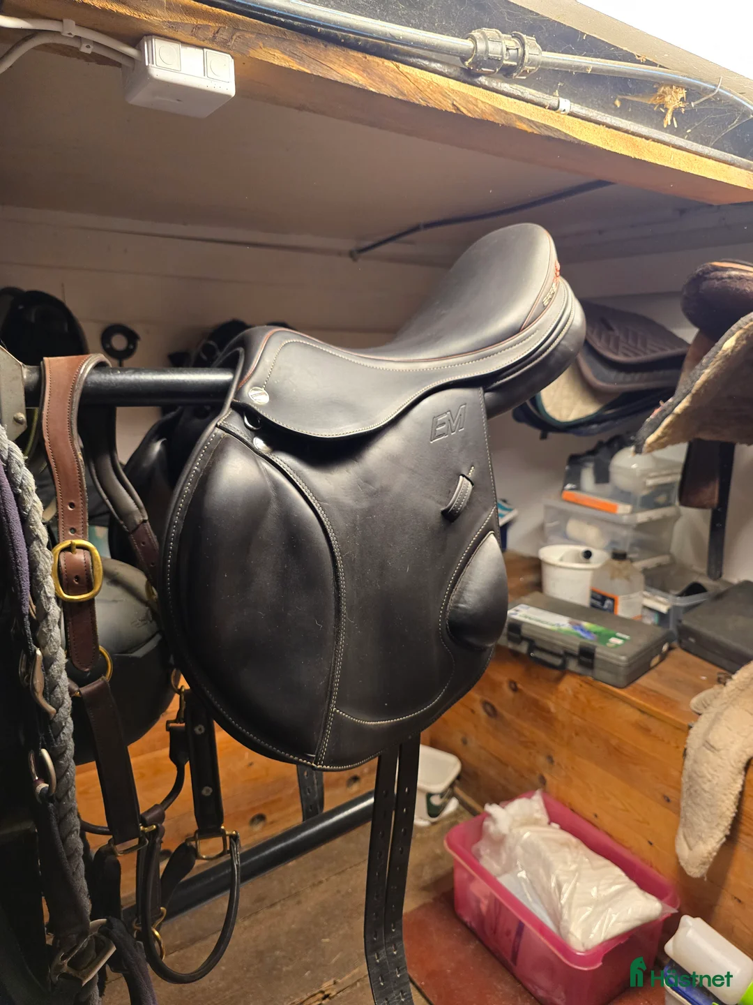 Sadlar hästutrustning till salu: Nästan ny Erreplus EM i Örsundsbro - Annons 1