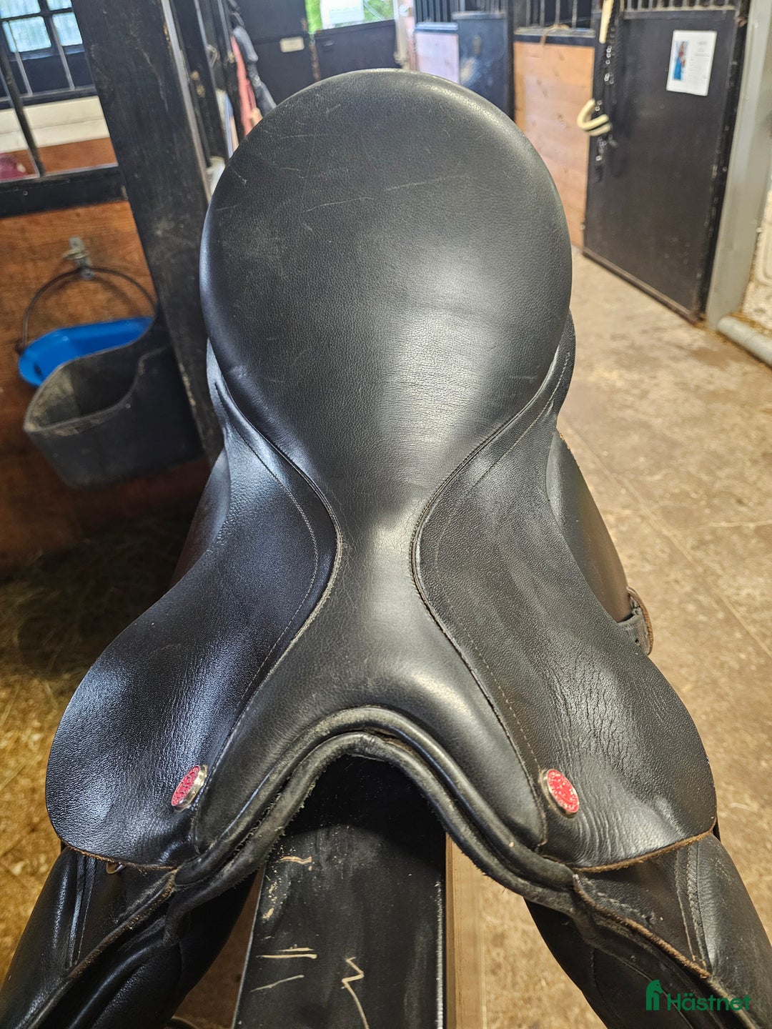 Sadlar hästutrustning till salu: Fin allround sadel i Motala - Annons 4