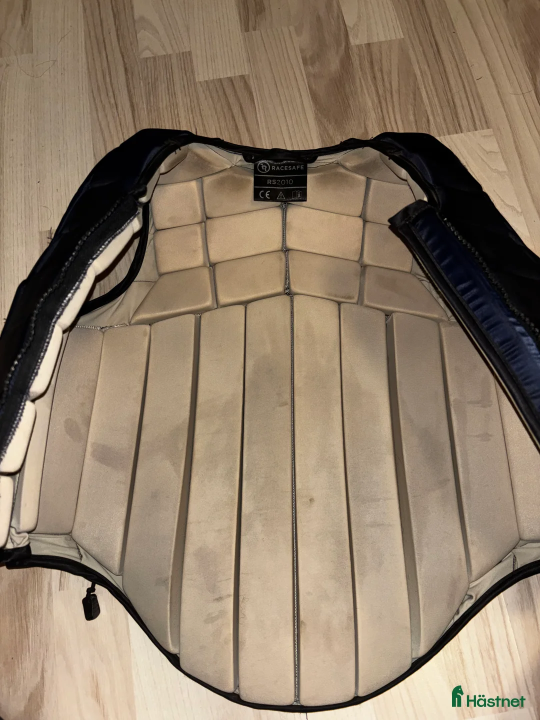 Säkerhetsvästar ryttarutrustning till salu: Racesafe väst – mörkblå, Childs X-Large - Annons 4