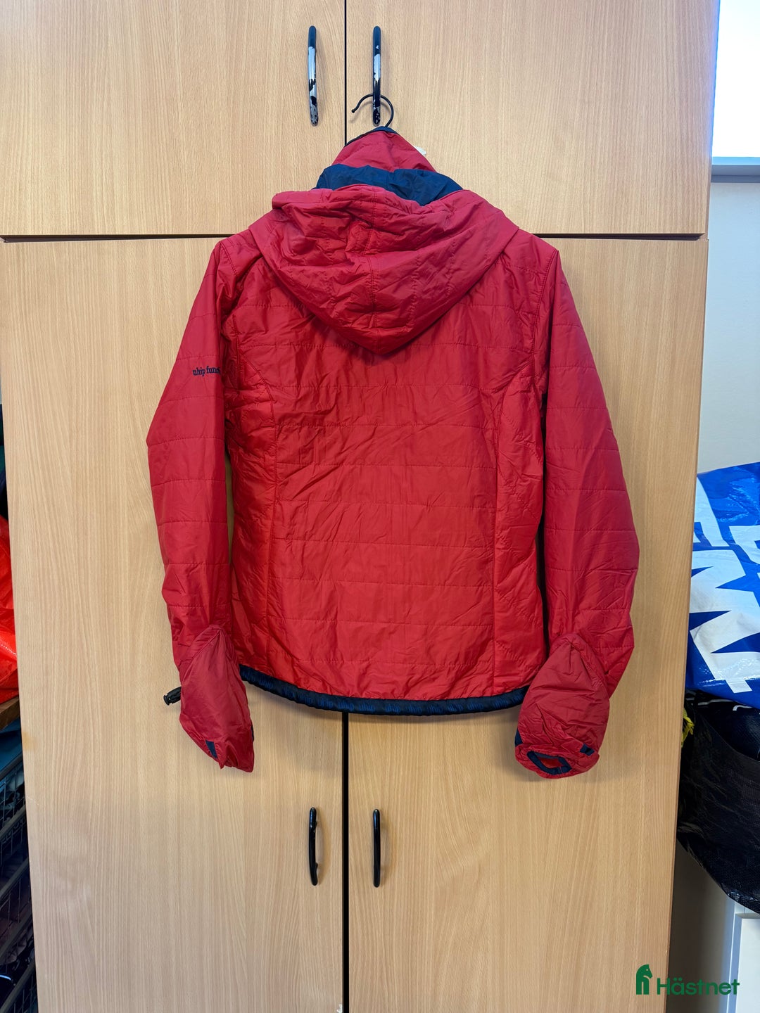 Jackor & Kavajer ryttarutrustning till salu: tunn jacka från Uhip i Vendelsö - Annons 2