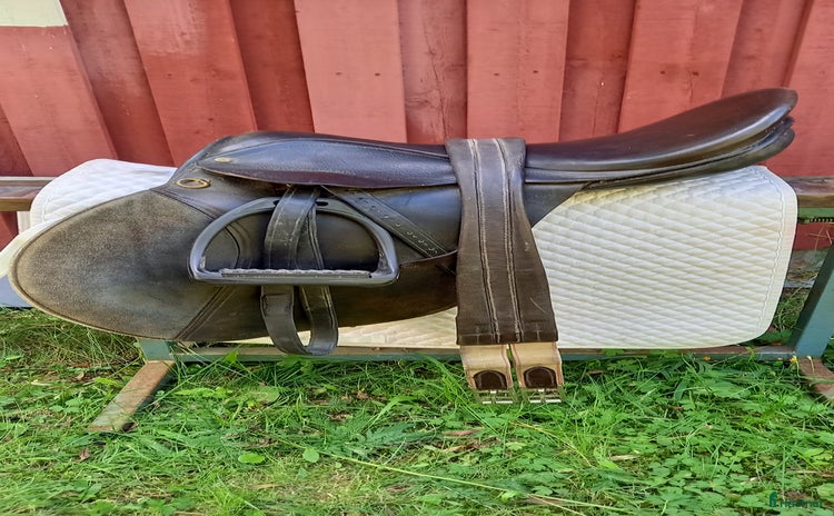 Sadlar hästutrustning till salu i Umeå - Annons 16