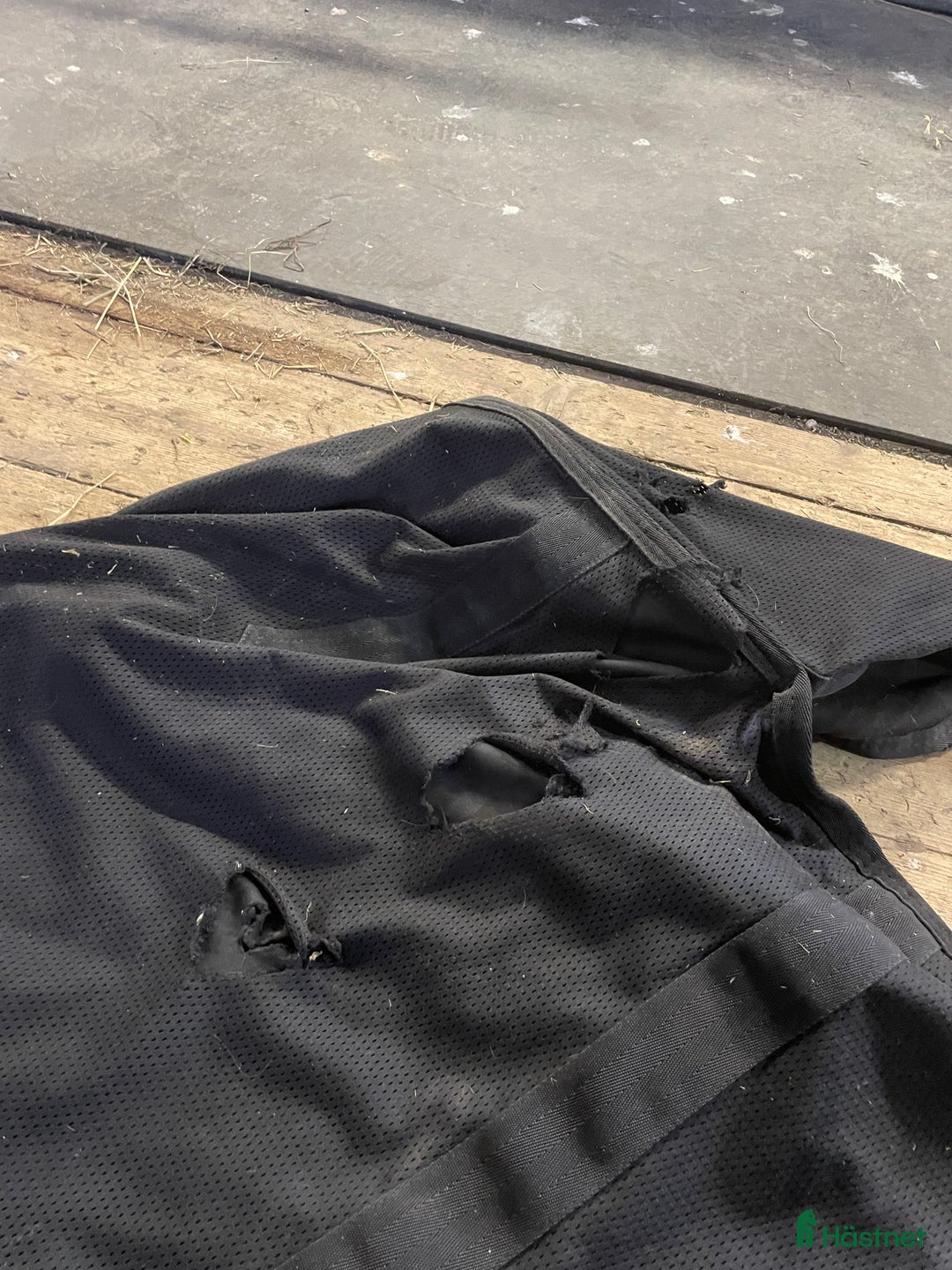 Täcken hästutrustning till salu: Back on track nättäcke i Piteå - Annons 4