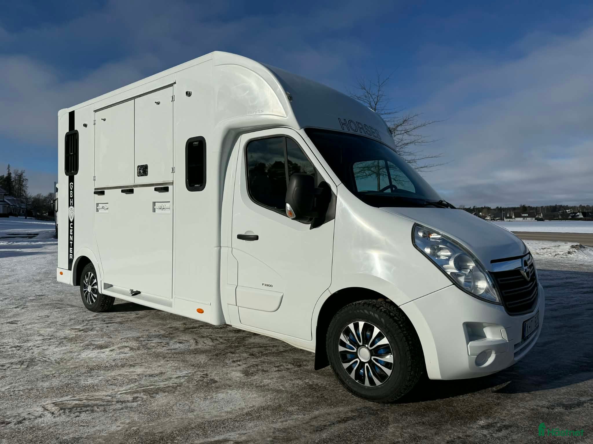 Hästlastbilar  fordon & transport till salu: NUYTS 5 SÄTEN MED V-GALLER *LÅG SKATT* i Köping - Annons 17