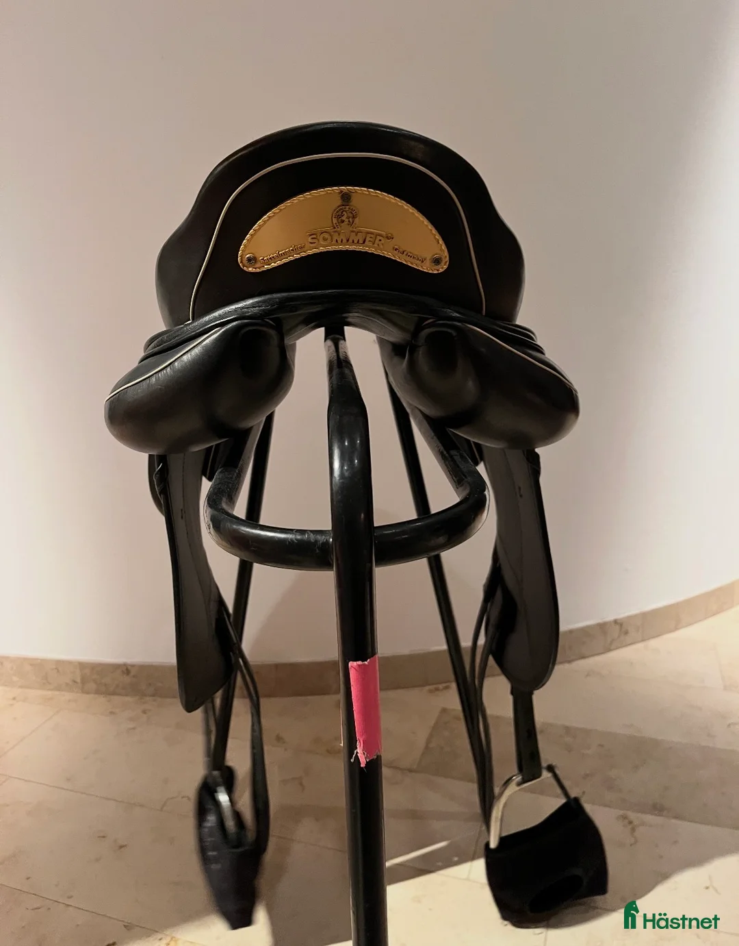 Sadlar hästutrustning till salu: Svart dressyrsadel Sommer special  - Annons 2