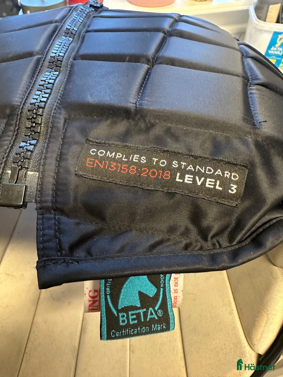 Säkerhetsvästar ryttarutrustning till salu: Svart Racesafe storlek child X-Large  i Uppsala - Annons 4